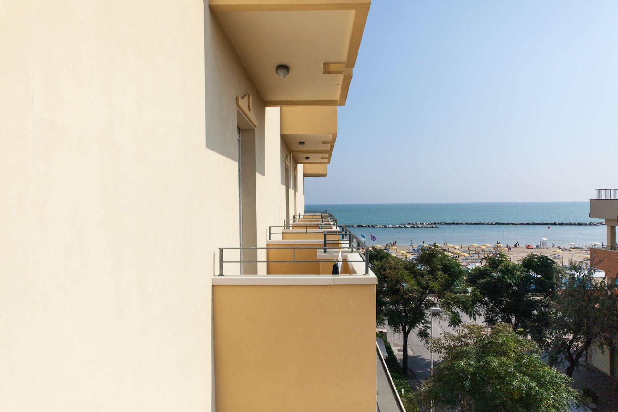 Hotel Palos Rimini Buitenkant foto