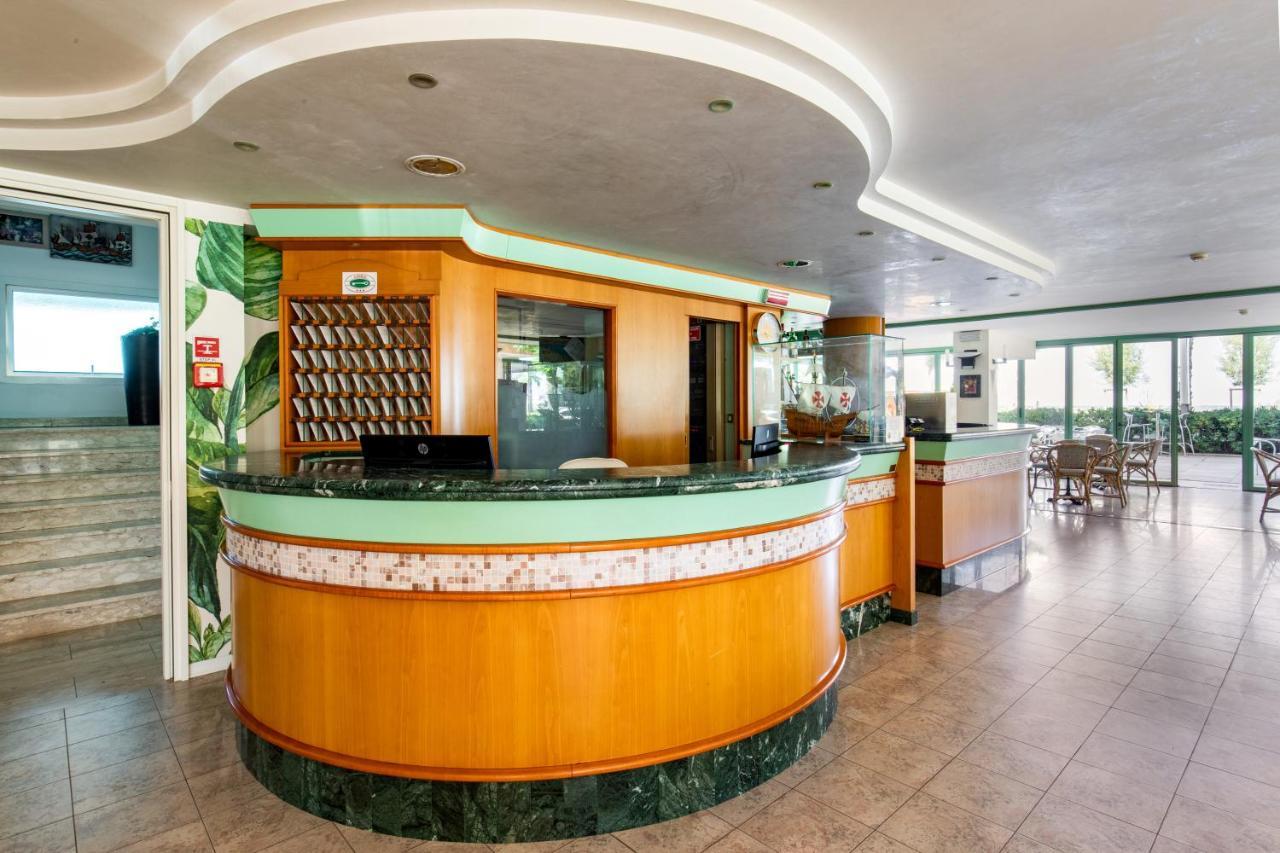 Hotel Palos Rimini Buitenkant foto