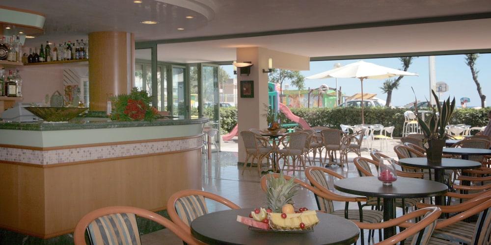Hotel Palos Rimini Buitenkant foto