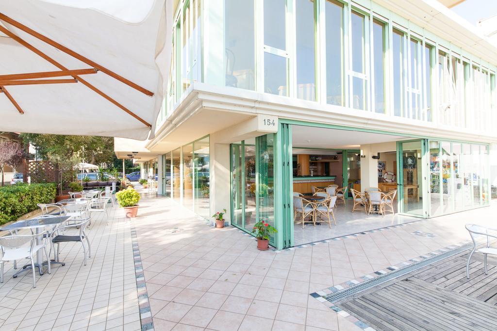Hotel Palos Rimini Buitenkant foto